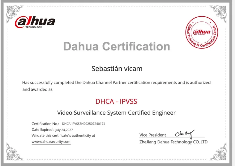 Certificado Dahua Certification a nombre de Sebastián, VICAM: DHCA-IPVSS, Video Surveillance System Certified Engineer, número DHCA-IPVSSEN202507240174, vigente hasta el 24 de julio de 2027.